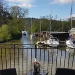 アパート Marina Boathouse, Windermere Lets