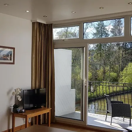 Apartment Marina Boathouse, Windermere Lets *