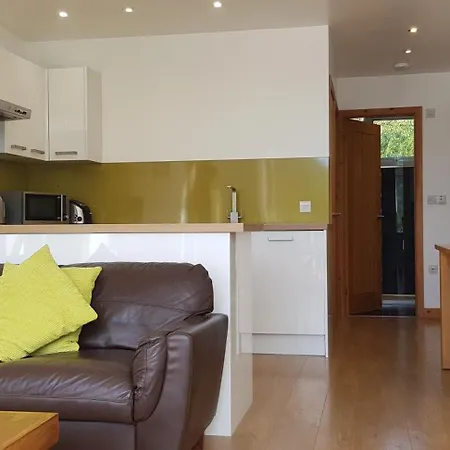 Apartment Marina Boathouse, Windermere Lets *